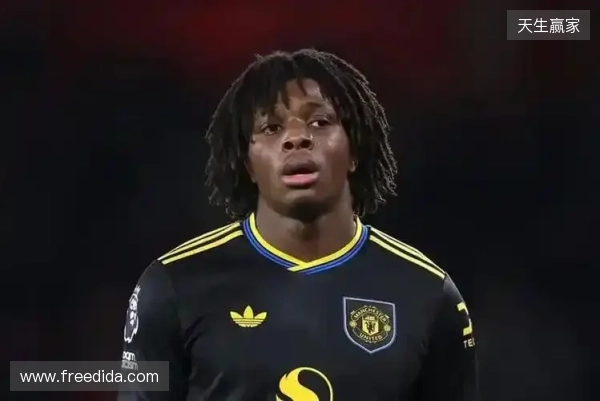 TA:曼联球员多古腿筋受伤,预计伤缺10周 TA:曼联球员多古腿筋受伤,预计伤缺10周