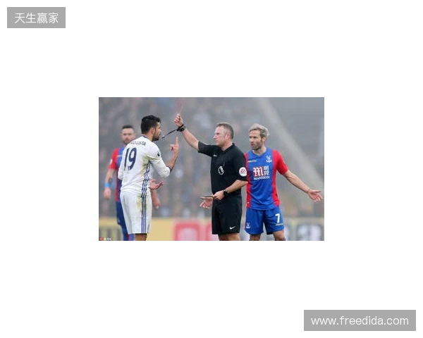 前白堡球员：当年刻意吃黄牌被停赛，这样就能多见见女友了